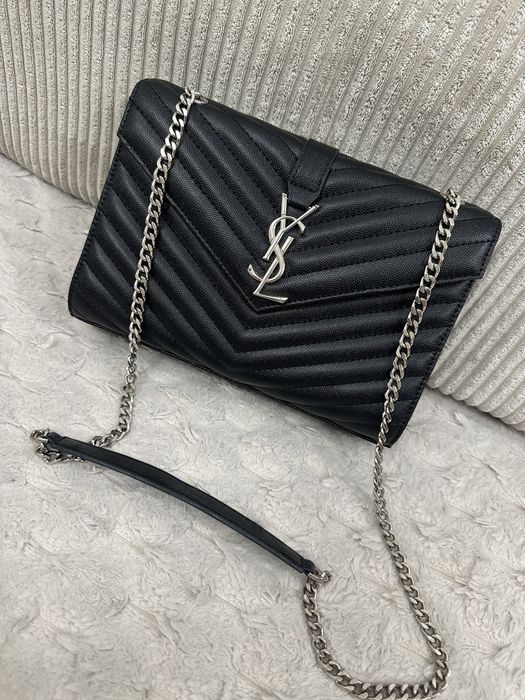 Czarna torebka ysl yves saint lauren pikowana srerny łańcuch