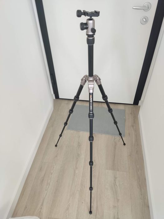 Tripé MeFOTO Backpacker AO350 com Bolsa – Impecável