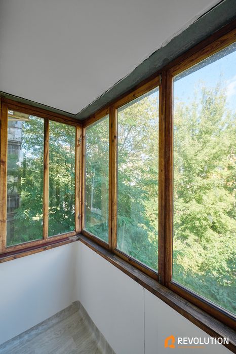 Без% , продаж 1 кімнатної квартири Бульвар Верховної Ради 18а, метро