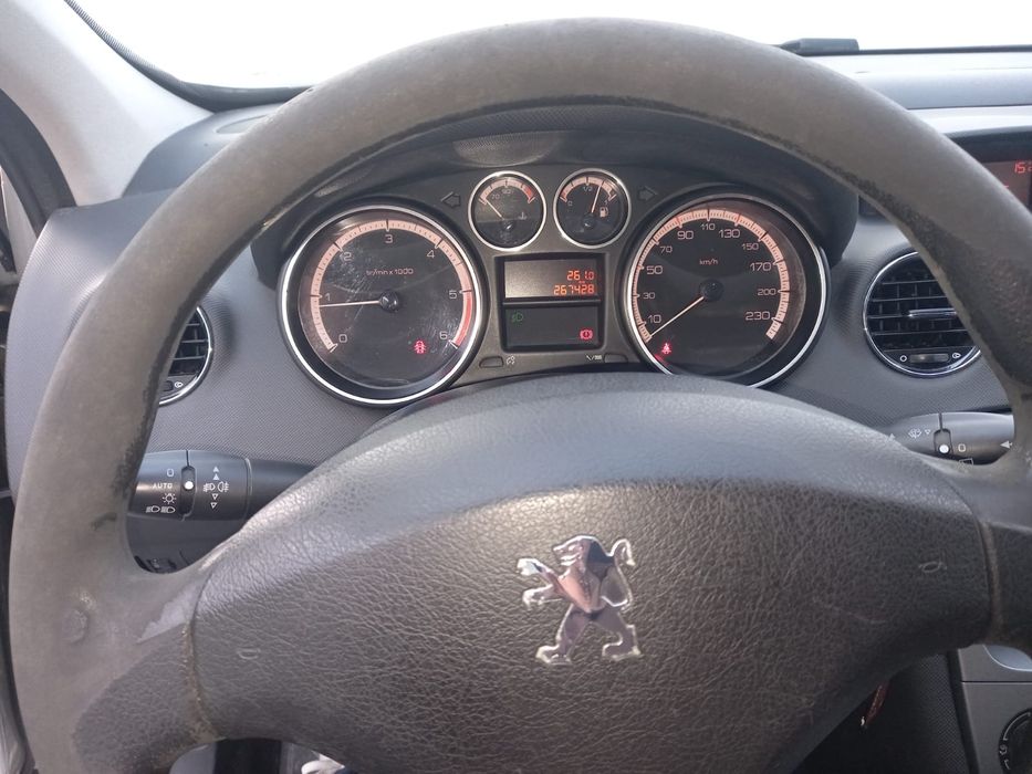 Peugeot Peugeot 308 HDi 90cv 

- *Ano:* [insira o ano, se soub