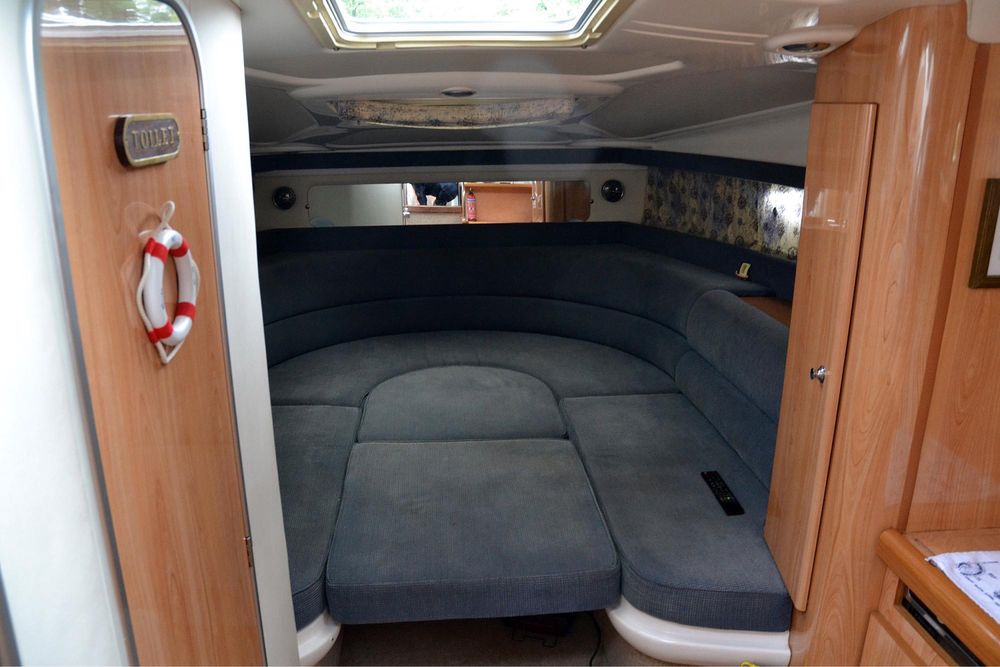 Яхта Sealine S28