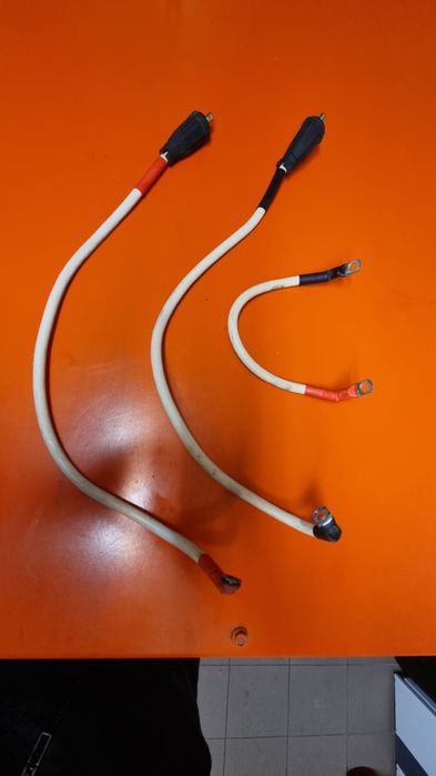 Продам 2 аккумулятора тяговых 150 Ач 12 V