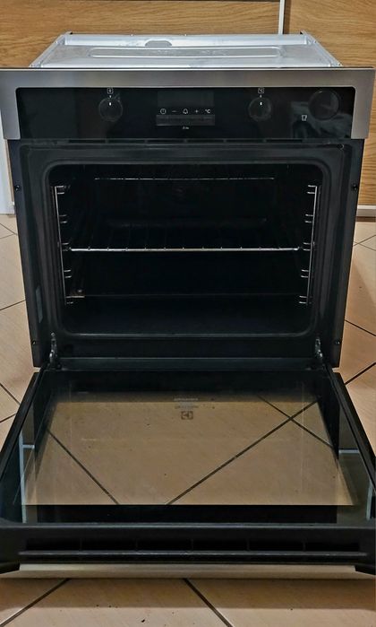 Piekarnik  do zabudowy Electrolux – pieczenie parowe