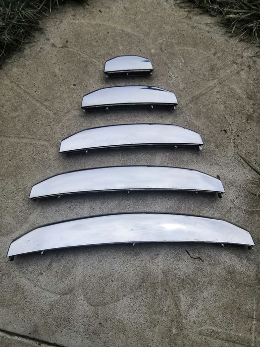 Listwa grilla scudetto Alfa Romeo Giulietta