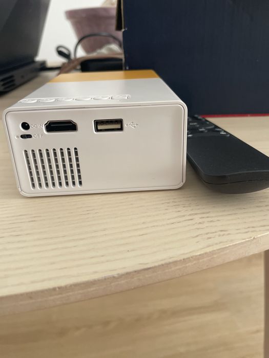 Mini projetor nunca usado!