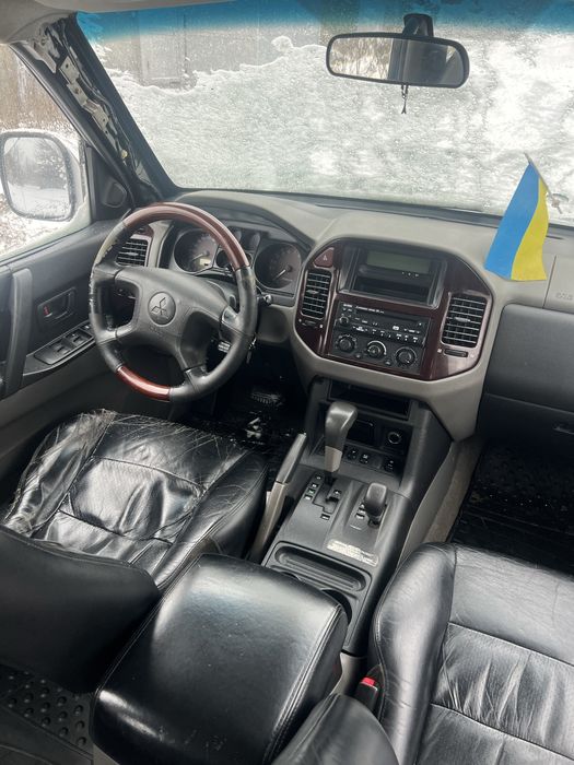 Митсубиси Паджеро 2000 3.5