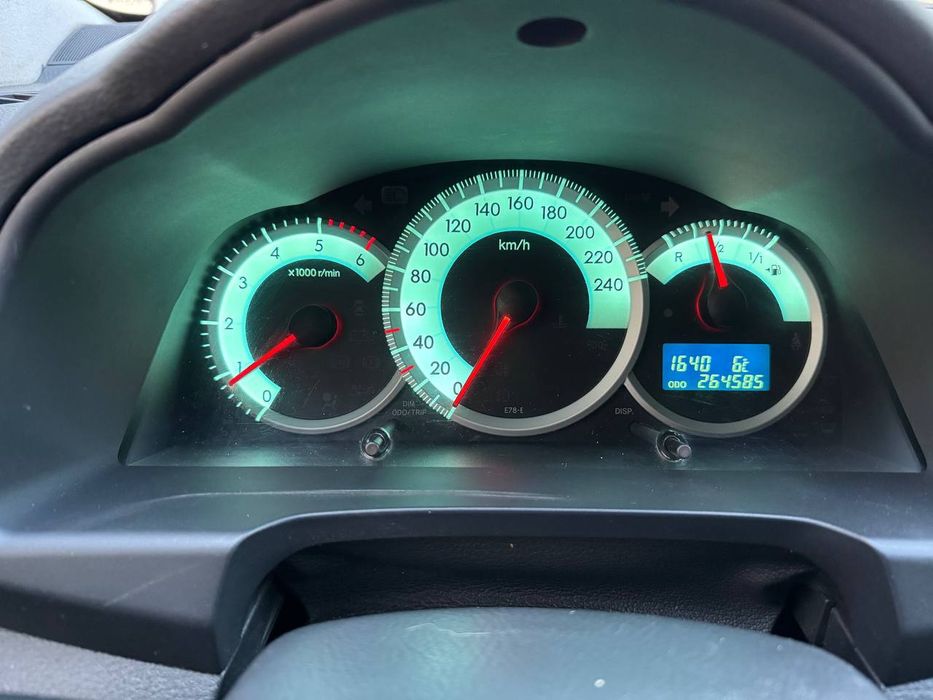 Тойота королла версо 2007року 2.2дизель