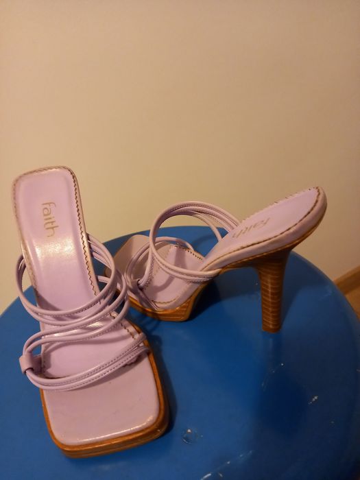 Buty wizytowe lub również jako letnie