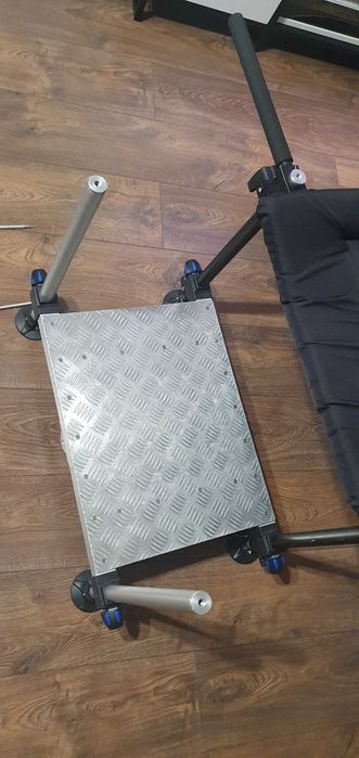 Фідерне крісло з педаною