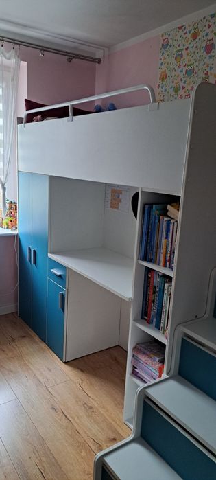 Łóżko piętrowe z biurkiem