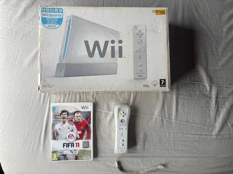 Nintendo wii konsola 100% sprawna , gra kontroler , karton oryginalny Nintendo .