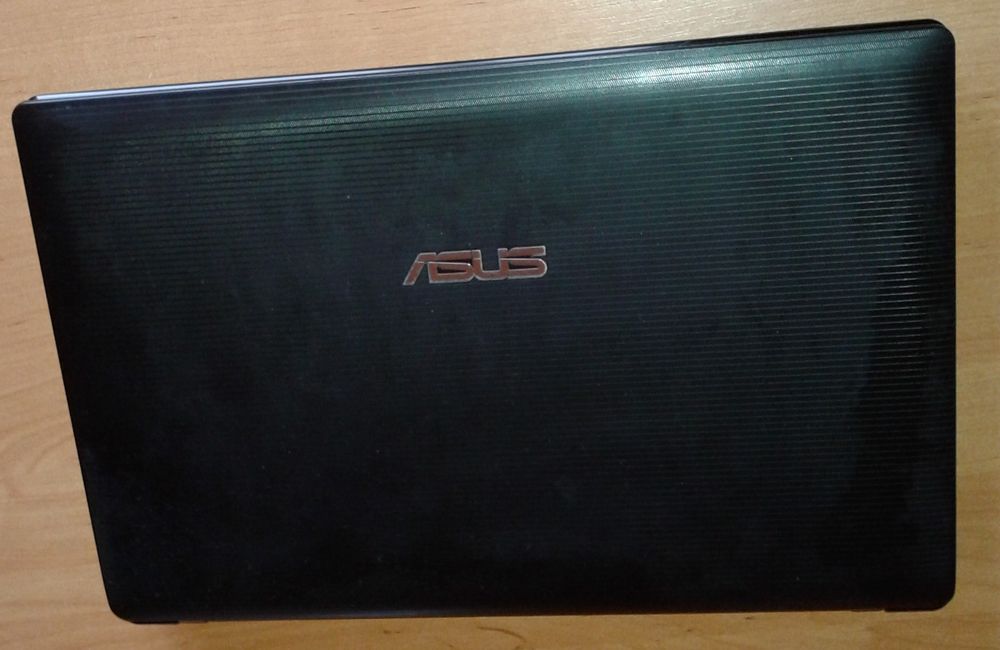 Laptop Asus 4g RAM / dysk 500 GB/ win 7