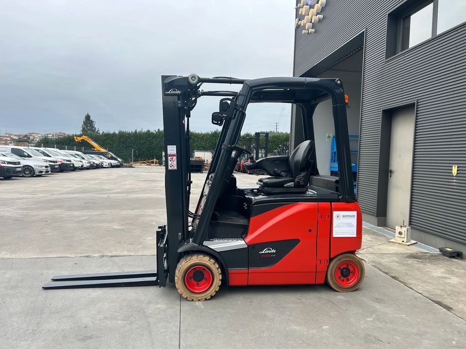 Empilhador Linde 2000 Kgs Elétrico
