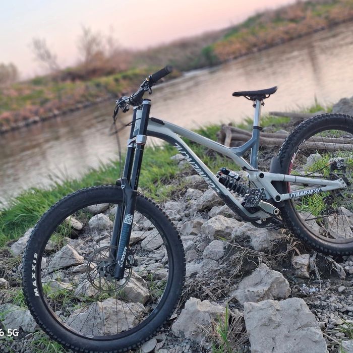 Commencal supreme v4 2022