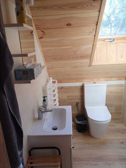 Mazury domek  linia brzegowa jezioro Kalwa Willa Sosenka pomost  łódka