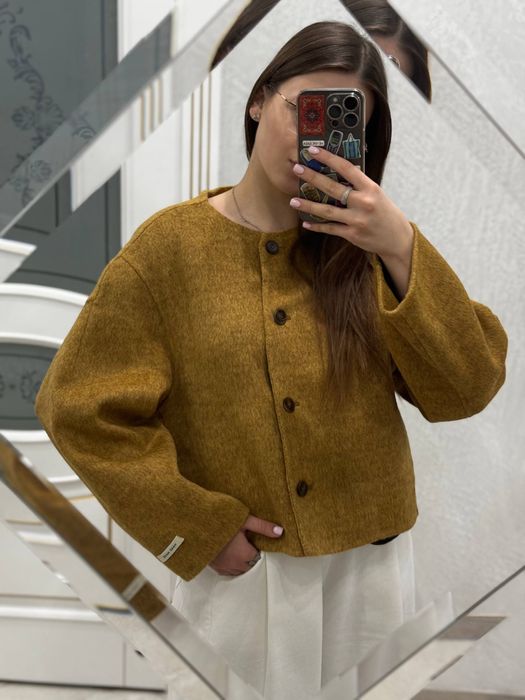 Укорочене пальто бомбер