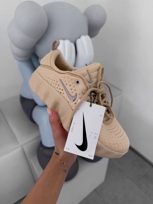 Кросівки  Nike W Mind 002