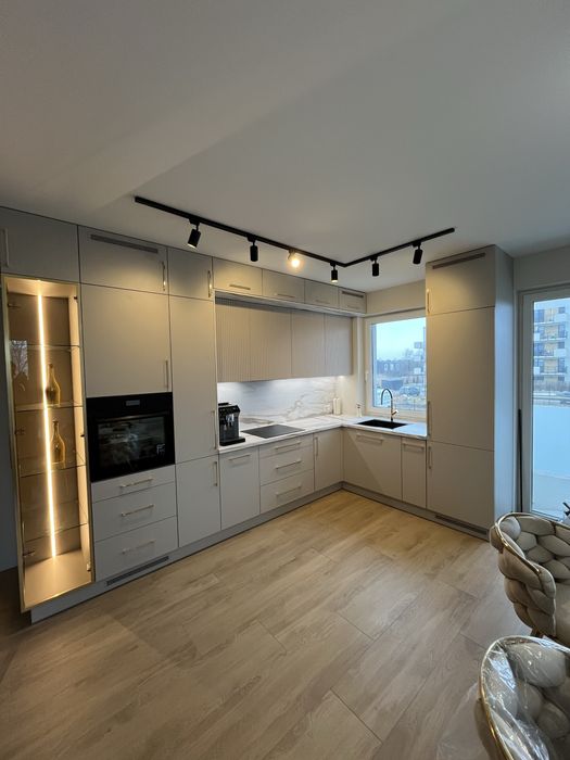 Usługi stolarskie, meble na wymiar, wymiana frontów i blatów