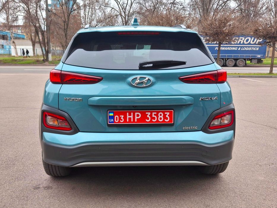 Hyundai Kona Electric. 64 kw.