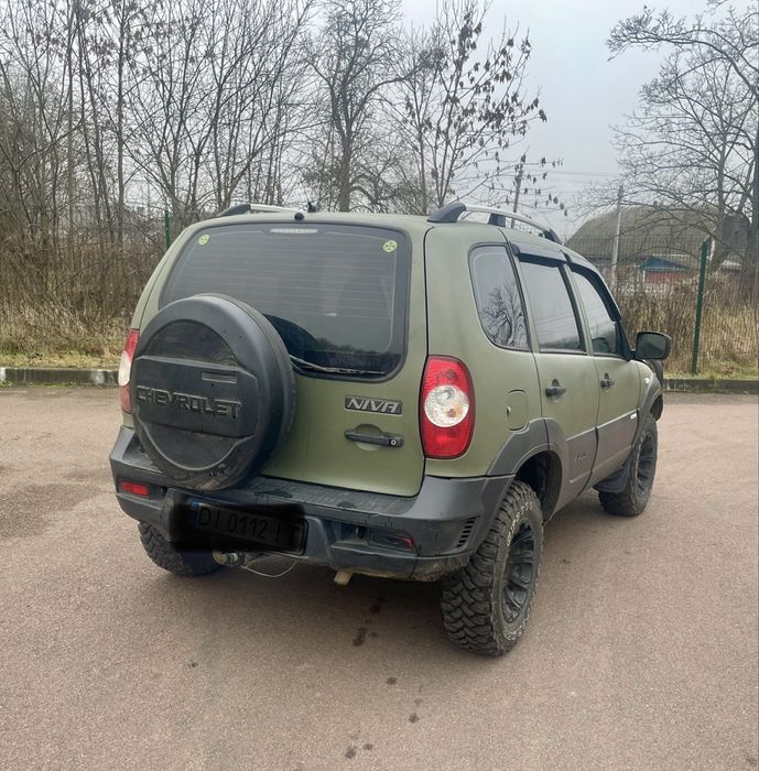 Нива шевроле 2013 року