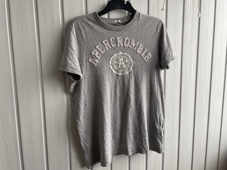 Серая футболка Abercrombie & fitch в зальчик / М-L