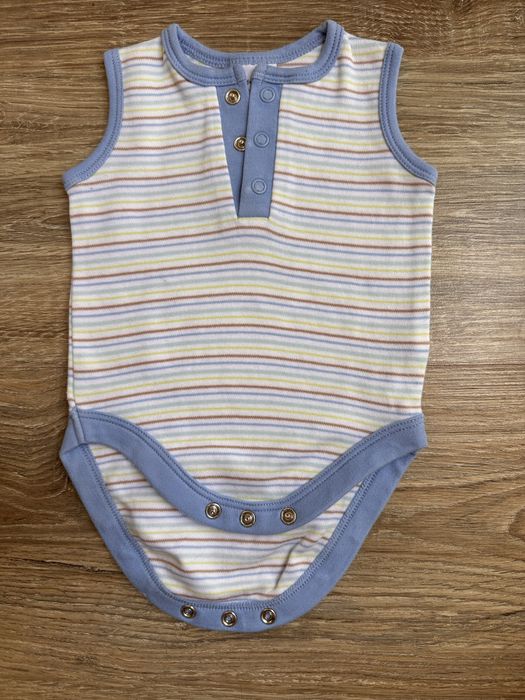 боді-маєчка на 2-4 місяці