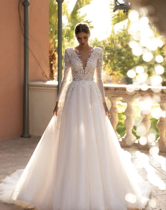 Весільна сукня Armonia зі шлейфом