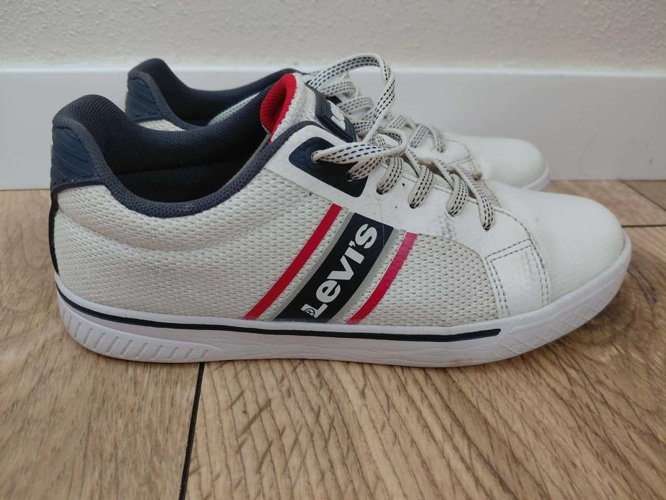 Sneakersy marki Levi's 37