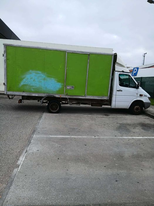 caminhões comerciais