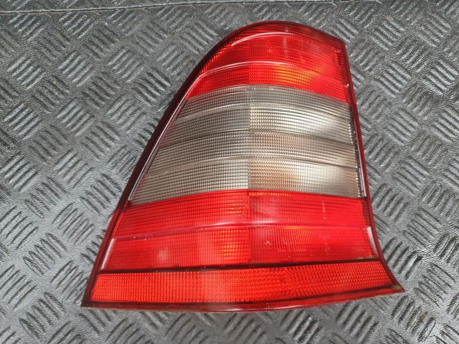 MERCEDES W202 KOMBI LAMPA TYŁ TYLNA LEWA EUROPA
