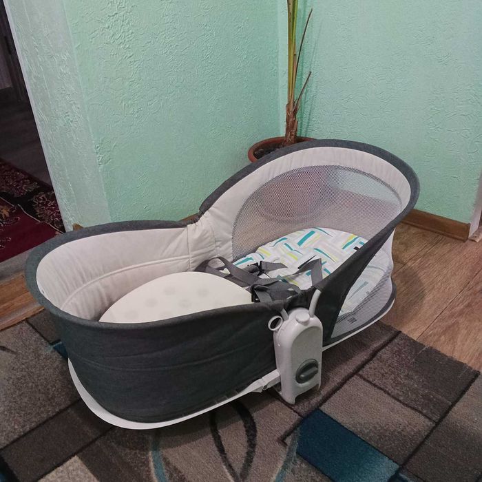 Дитяча кроватка ві 0 до 1 року