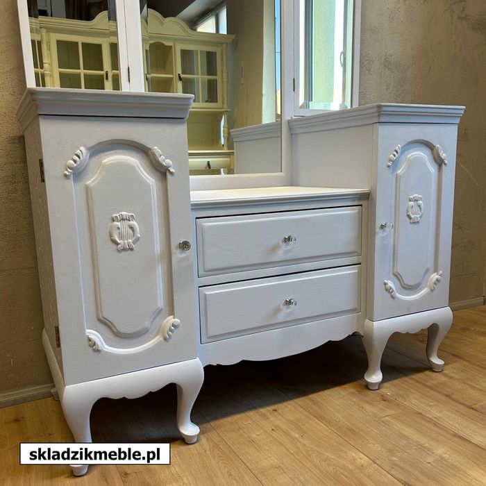 220325 Błękitna toaletka po metamorfozie