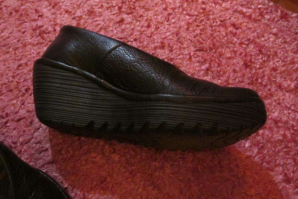 Sapatos em pele Fly London