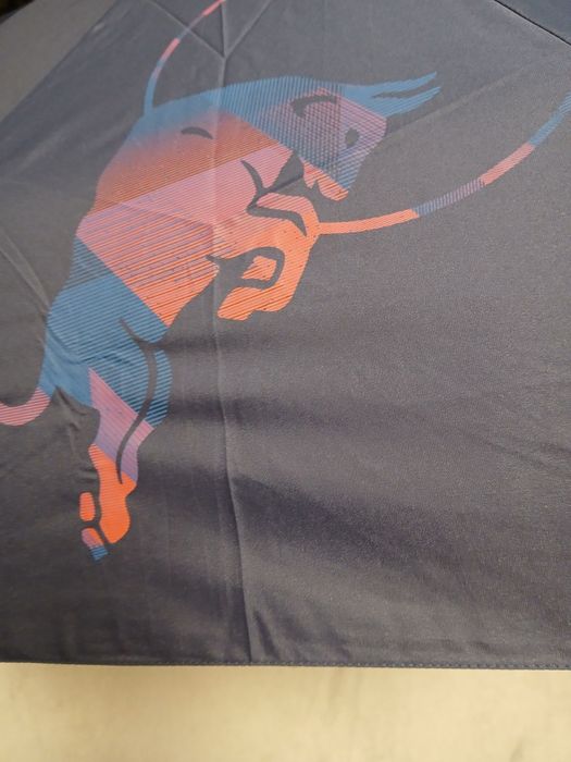 Parasol Red Bull Racing