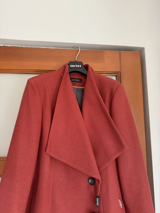 Płaszcz damski bordowy