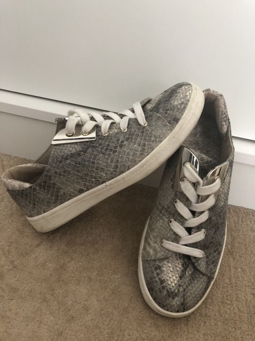 Buty STRADIVARIUS skóra węża r 38