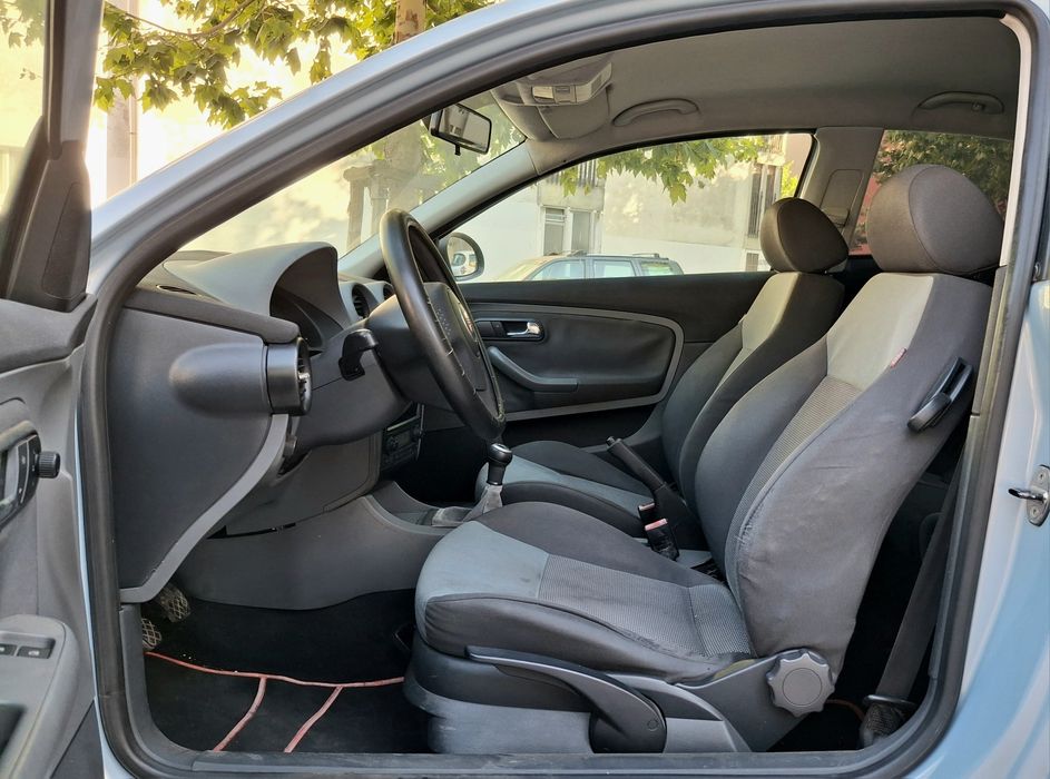 Seat Ibiza 1.2i 12v C/AC Nacional 06