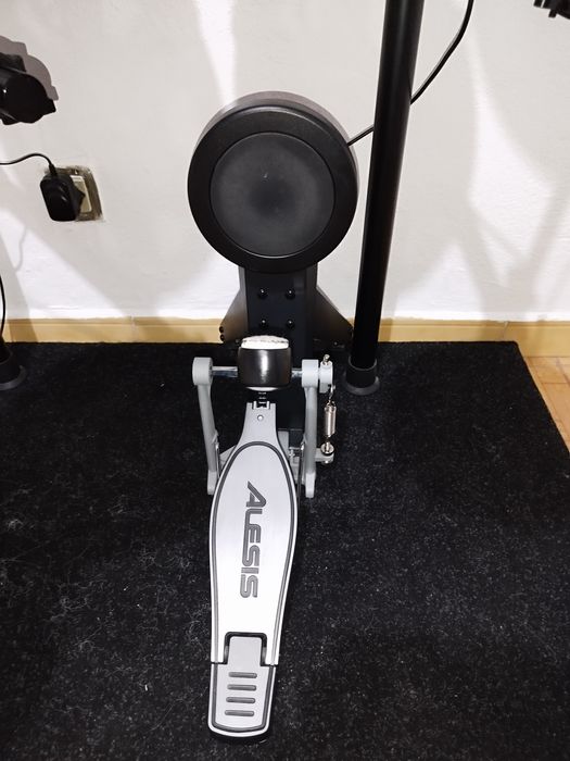 Bateria Eletrónica Alesis Nitro Max + Extras (Como Nova)