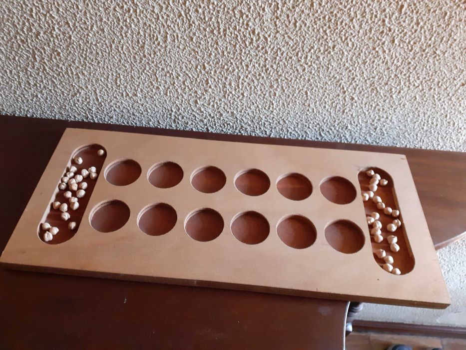 Jogos tradicionais em madeira - Ouri e Torre de Hanoi