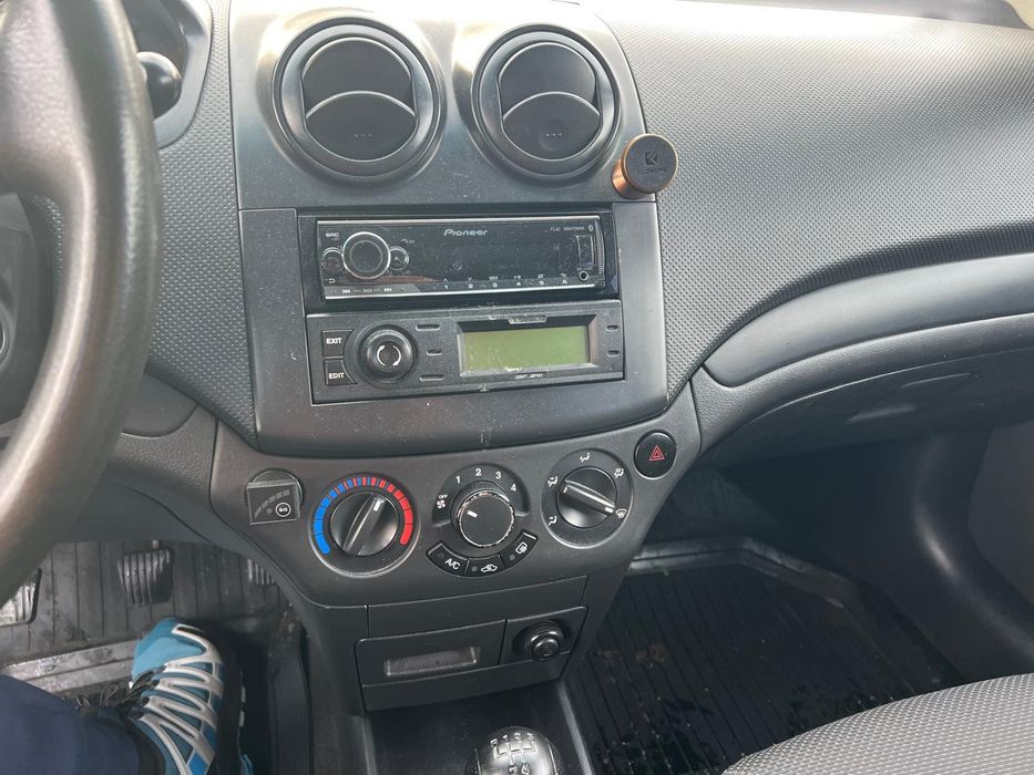 Шевролет Авео LS