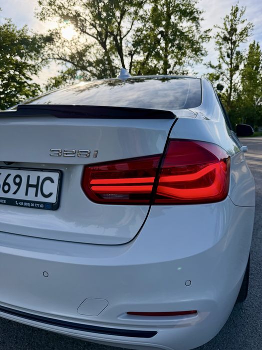 BMW 3 Series 2016 VIN WBA8E9G58GNU29326 фото оголошення 14 з 24