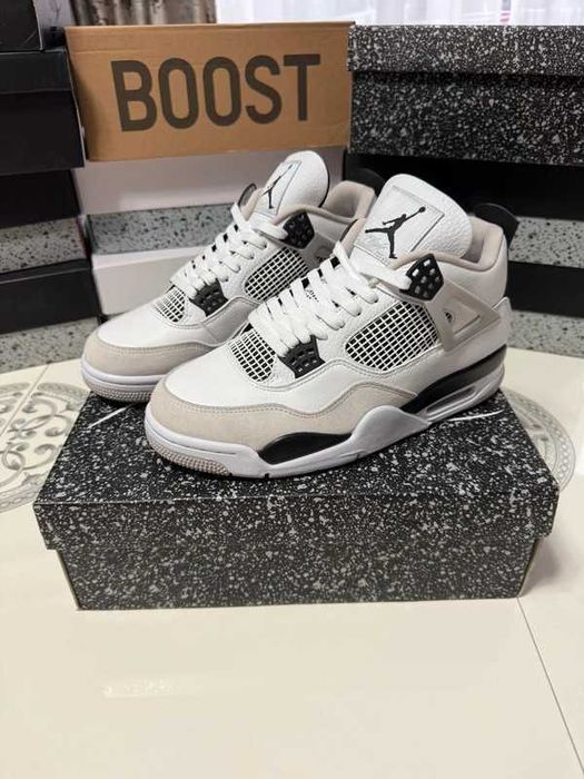 Jordan 4 retro Military black R.44