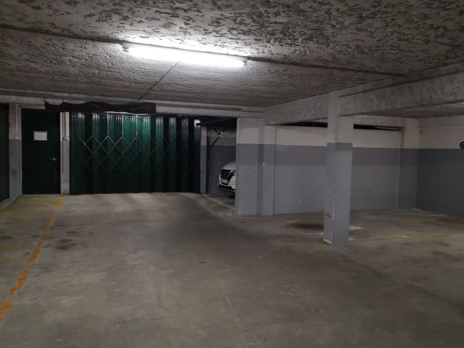 lugar de garagem no Amial ao Luso Francês