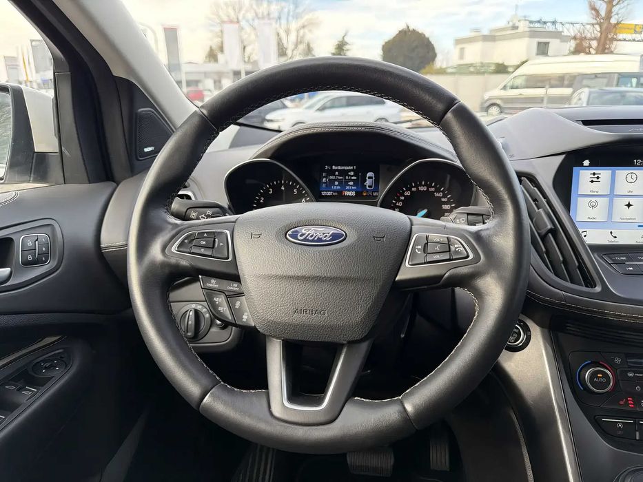 Ford Kuga      2018