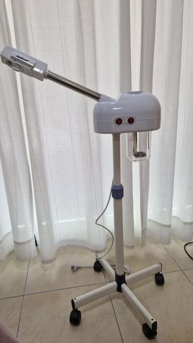 Vaporizador Facial de pé com Ozônio Rickiparodi
Vaporizador Facial de