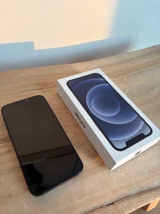 Iphone 12, bateria 79%, biały