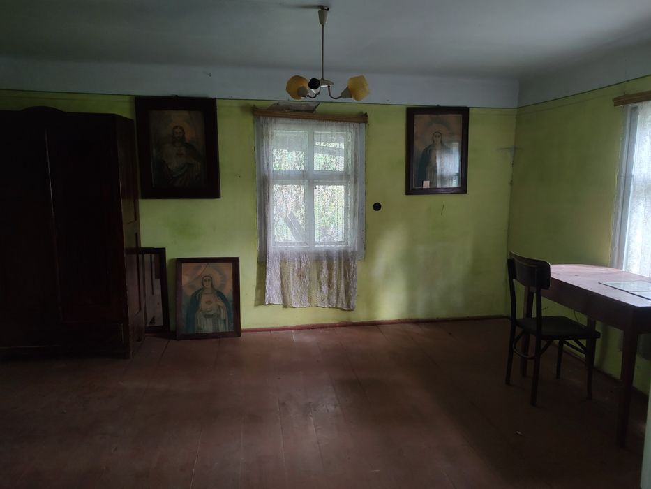 Продаж будинку з землею і садом