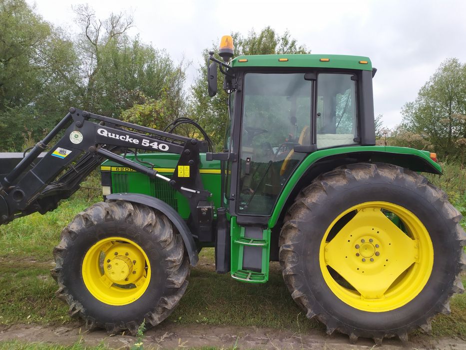 Трактор John Deere 6200