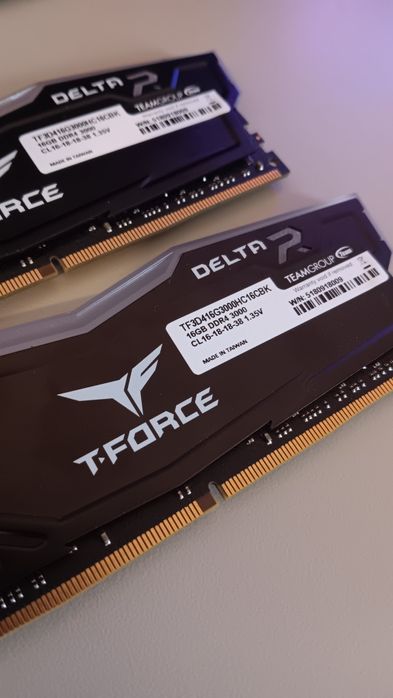 Team Force Delta  R - 32 GB (2x16GB) RAM RGB