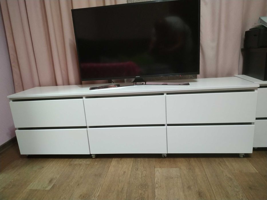 Продам тумбу под телевизор